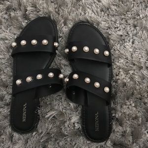 Strap sandals in great condition!